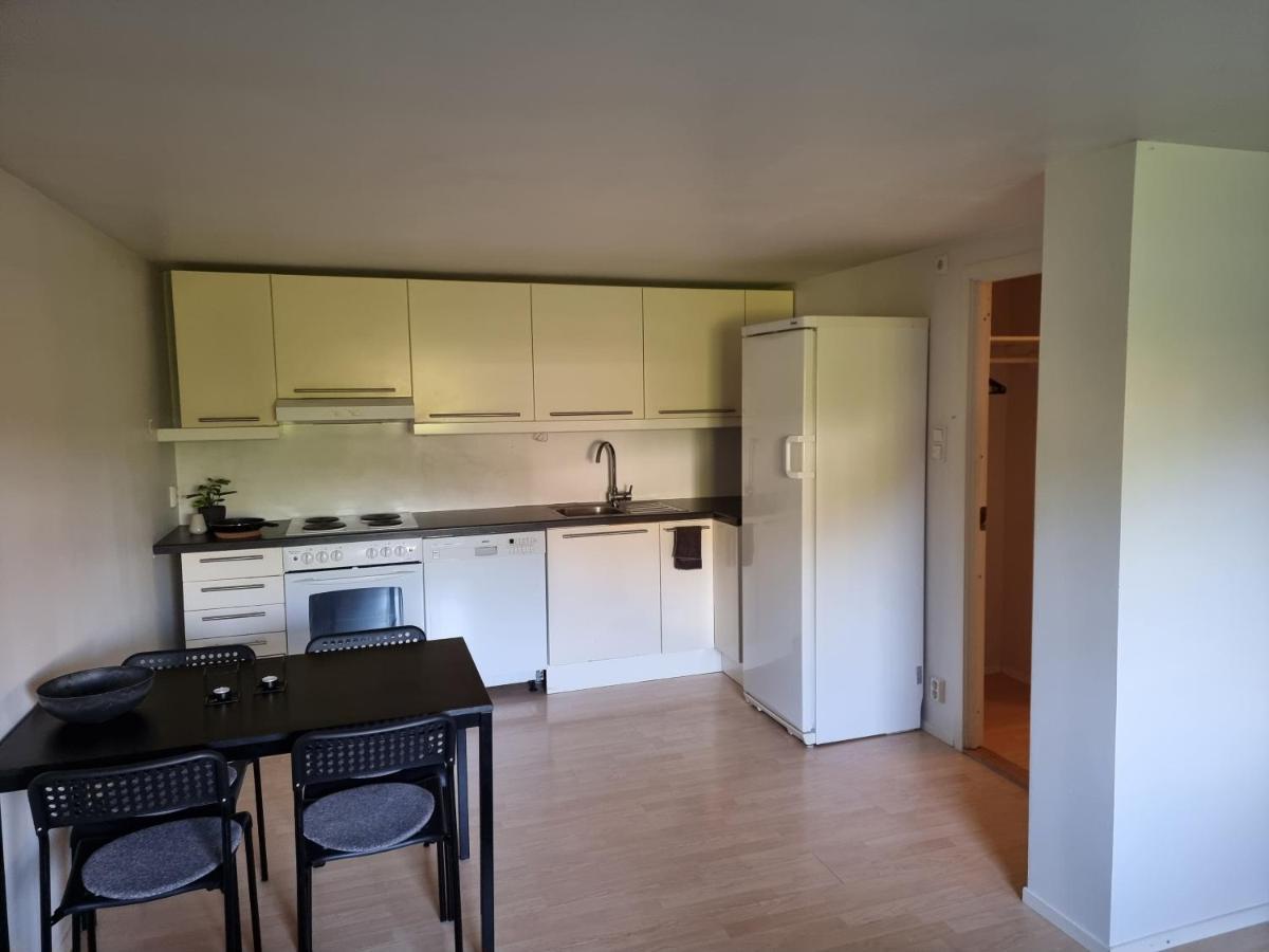 Apartment Near City, 7 Min From The Airport, Free Parking